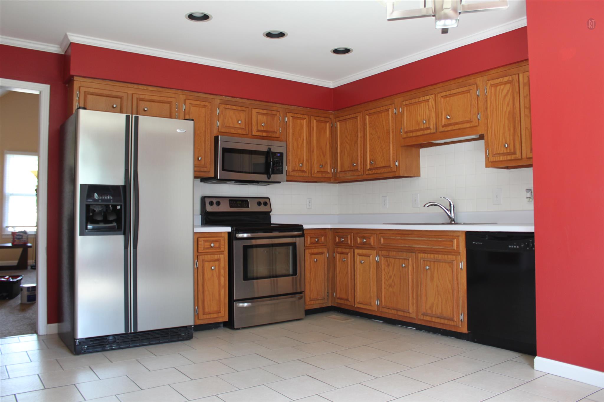 777 Fitzpatrick Road Nashville, TN 37214 - Photo 2 of 6 Spacious kitchen with stainless steel appliances