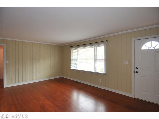 6559 Holder Road Clemmons, NC 27012 - Photo 2 of 14 Living Room.