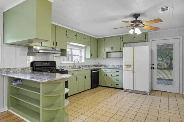 $285,500 | 2128 3rd Avenue, Crestview, FL 32539