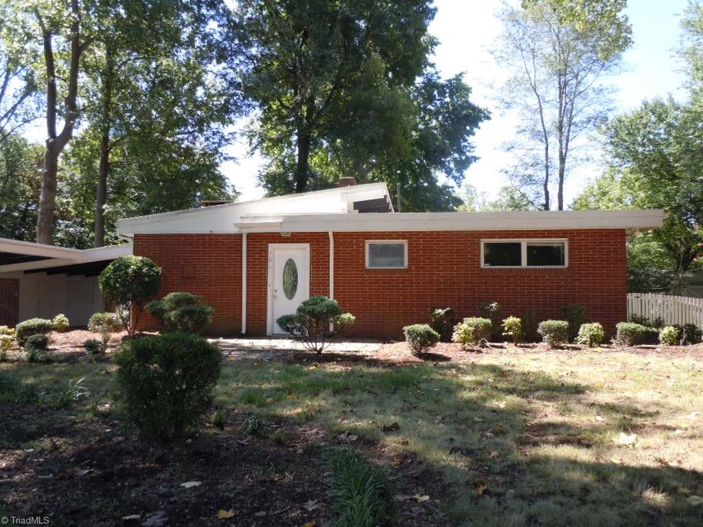 706 Summit Road High Point, NC 27265 - Photo 1 of 14
