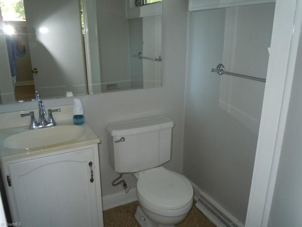 706 Summit Road High Point, NC 27265 - Photo 11 of 14