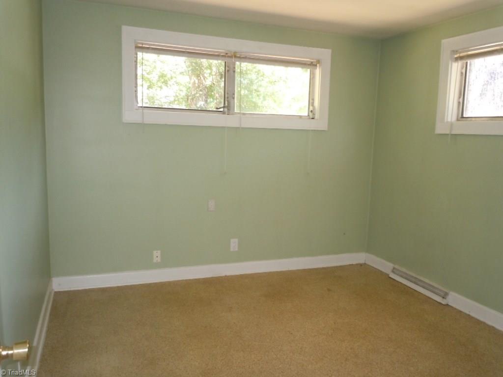 706 Summit Road High Point, NC 27265 - Photo 8 of 14