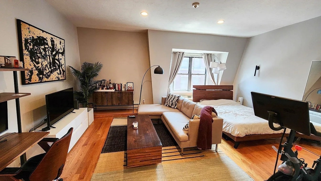 9 Appleton Street, Unit 403 Boston, MA 02116 - Photo 2 of 16