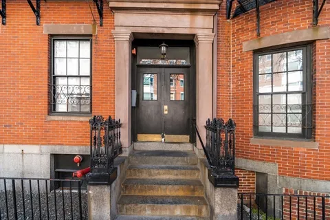 $1,030,000 | 13 Bowdoin Street, Unit 3A&B, Boston, MA 02114