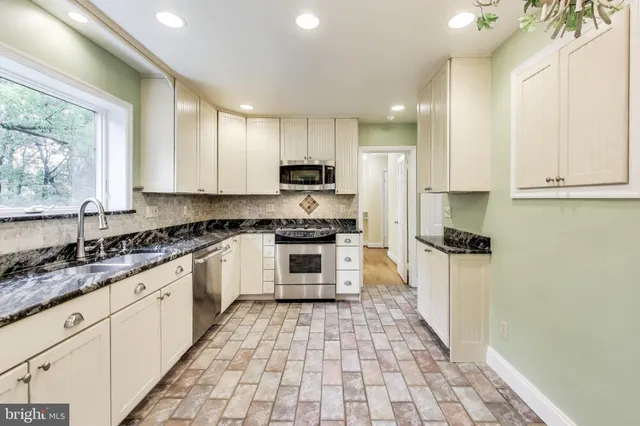 $5,500 | 9326 West Parkhill Drive, Bethesda, MD 20814