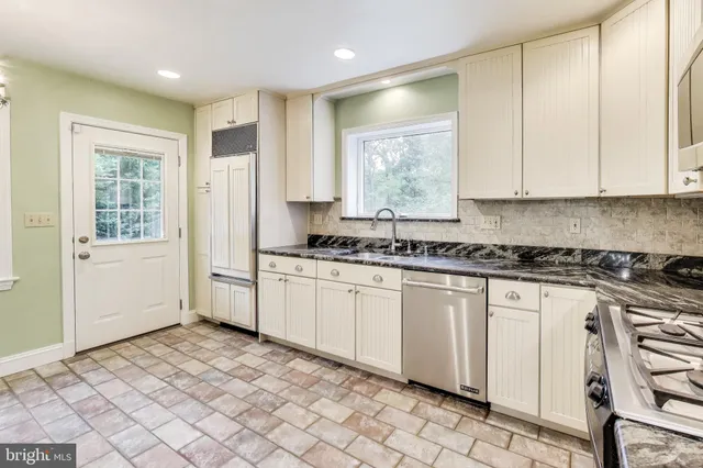 $5,500 | 9326 West Parkhill Drive, Bethesda, MD 20814