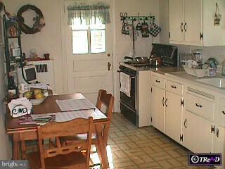 54 Braeburn Road Havertown, PA 19083 - Photo 5 of 6