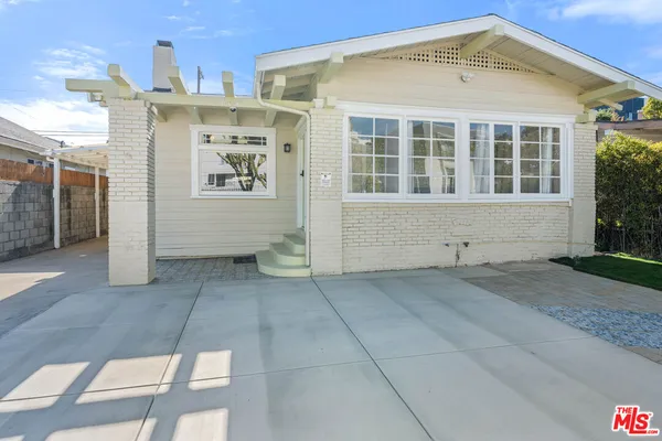$6,375 | 607 North Gramercy Place, Los Angeles, CA 90004