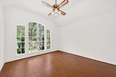 $559,000 | 6 Skyland Place, The Woodlands, TX 77381