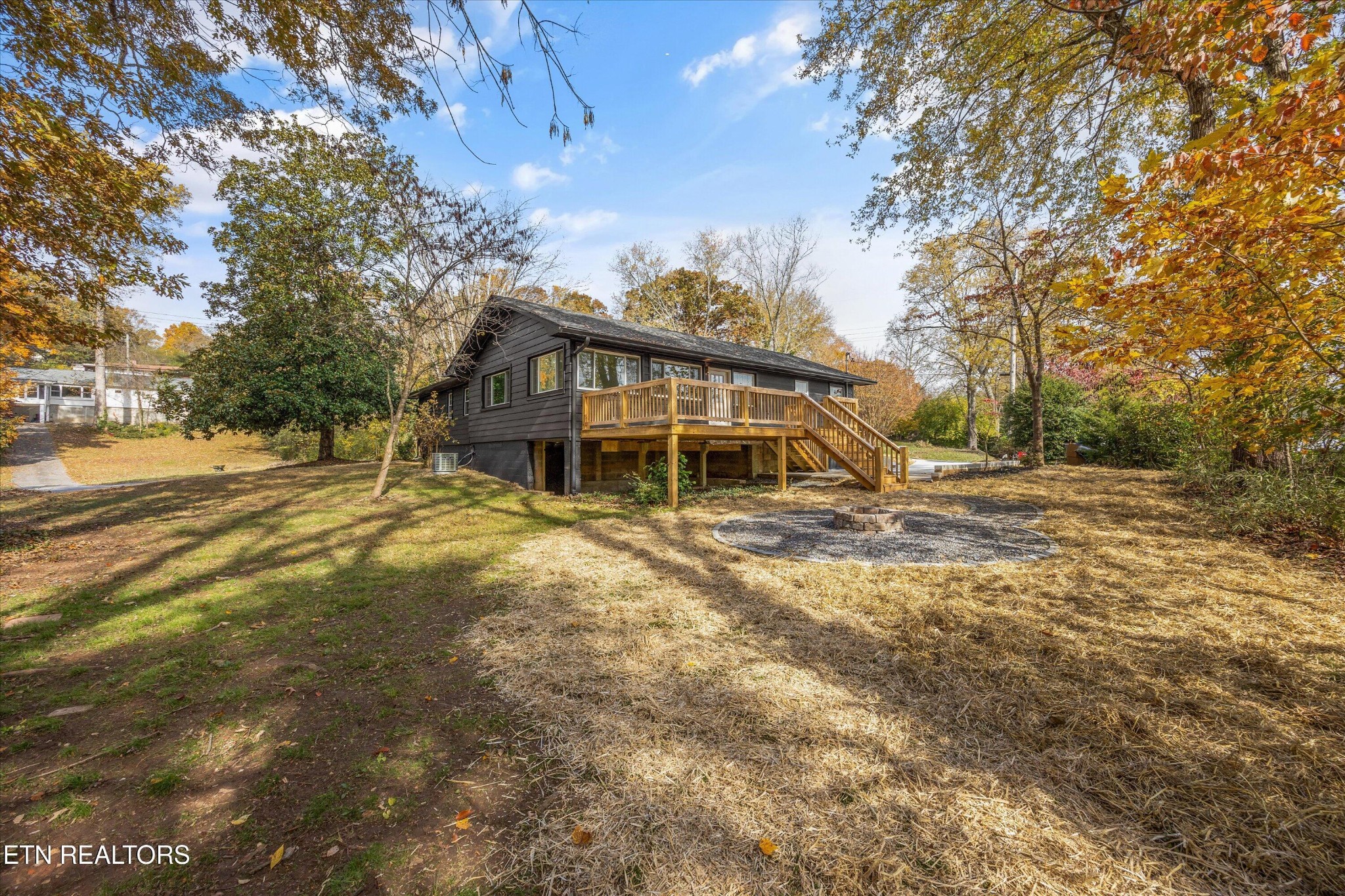 100 Pearl Road Oak Ridge, TN 37830 - Photo 32 of 37 a view of a house with a yard