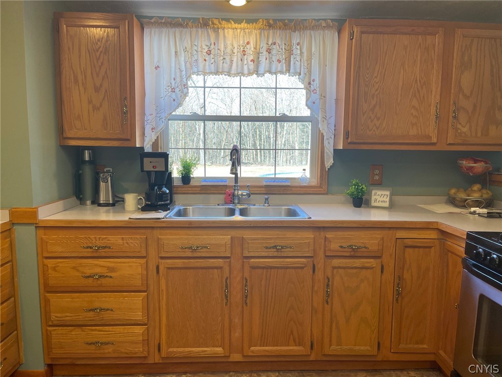 8273 Kimball Road Vienna, NY 13308 - Photo 15 of 47