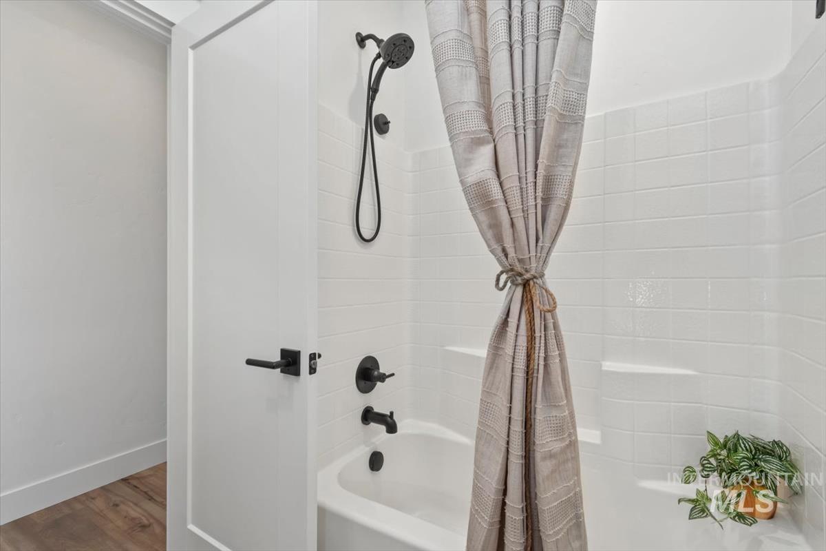 5897 West Riva Capri Street Meridian, ID 83646 - Photo 27 of 50 Bathroom