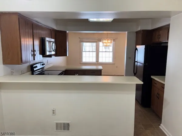 $450,000 | 109 Goldfinch Drive, Hackettstown, NJ 07840