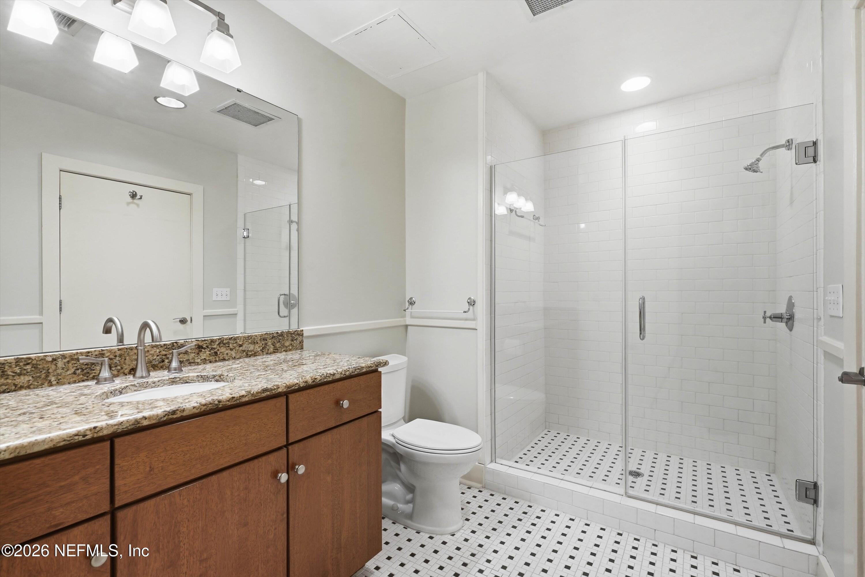 1661 Riverside Avenue, Unit 305 Jacksonville, FL 32204 - Photo 21 of 36 21-Primary Bathroom