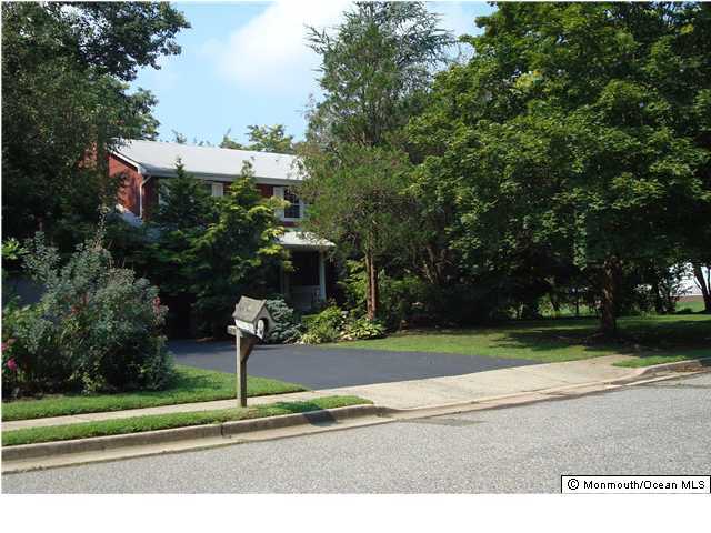 4 Jefferson Road Marlboro, NJ 07746 - Photo 1 of 3 Primary Photo