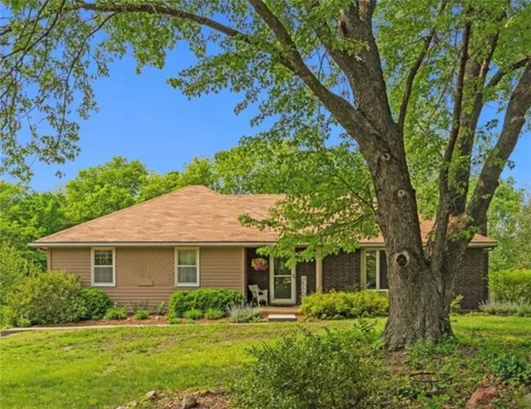 $425,000 | 17139 Southeast State Route, Dearborn, MO 64439