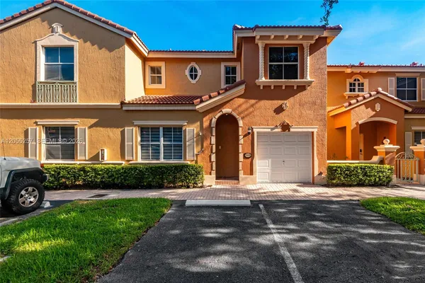 $3,500 | 8423 South Nw 138th Terrace, Unit 2802, Miami Lakes, FL 33016