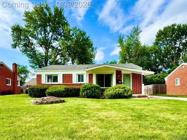 $259,999 | 17256 Roseland Boulevard, Southfield, MI 48076