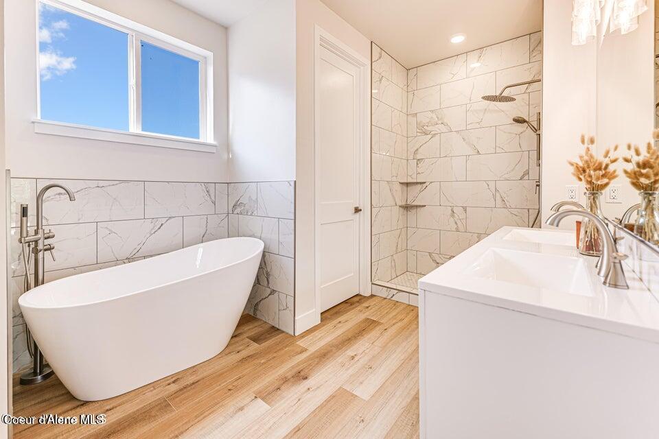 899 Main Street Wardner, ID 83837 - Photo 13 of 18 Master Bathroom