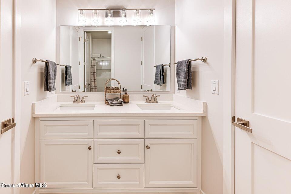 899 Main Street Wardner, ID 83837 - Photo 6 of 18 Jack and Jill Bathroom