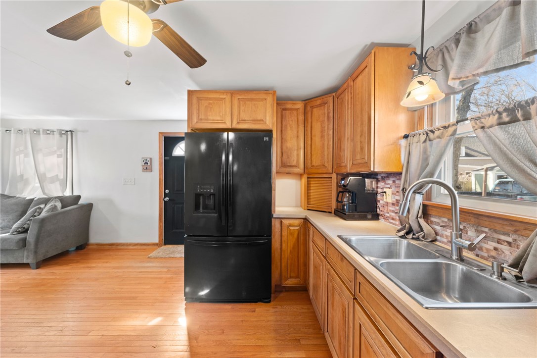 31 Rice Street Pawtucket, RI 02861 - Photo 6 of 30 Gallery Image 6