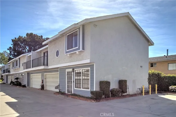 $675,000 | 205 Violet Avenue, Unit D, Monrovia, CA 91016