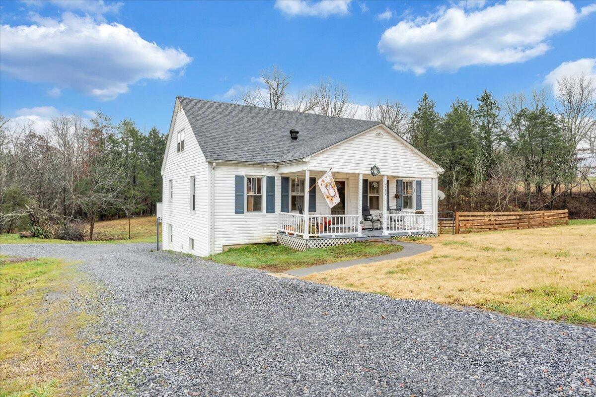 2782 Botetourt Road Fincastle, VA 24090 - Photo 2 of 43 43-MIB05109
