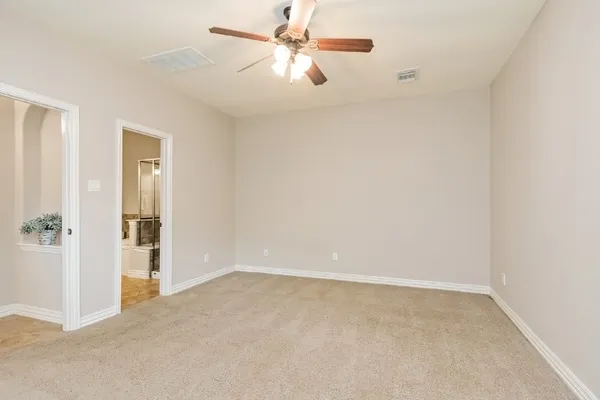 $2,600 | 39 Medley Lane, The Woodlands, TX 77382
