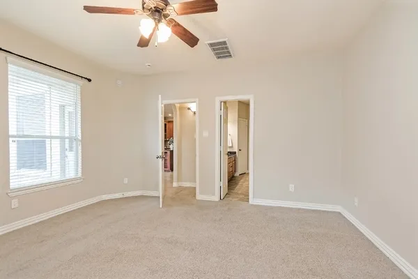 $2,600 | 39 Medley Lane, The Woodlands, TX 77382