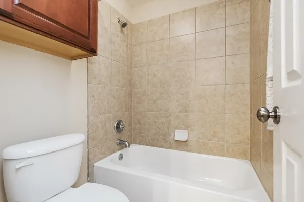 $2,600 | 39 Medley Lane, The Woodlands, TX 77382