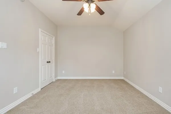 $2,600 | 39 Medley Lane, The Woodlands, TX 77382