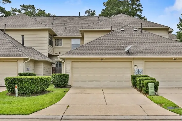 $2,600 | 39 Medley Lane, The Woodlands, TX 77382