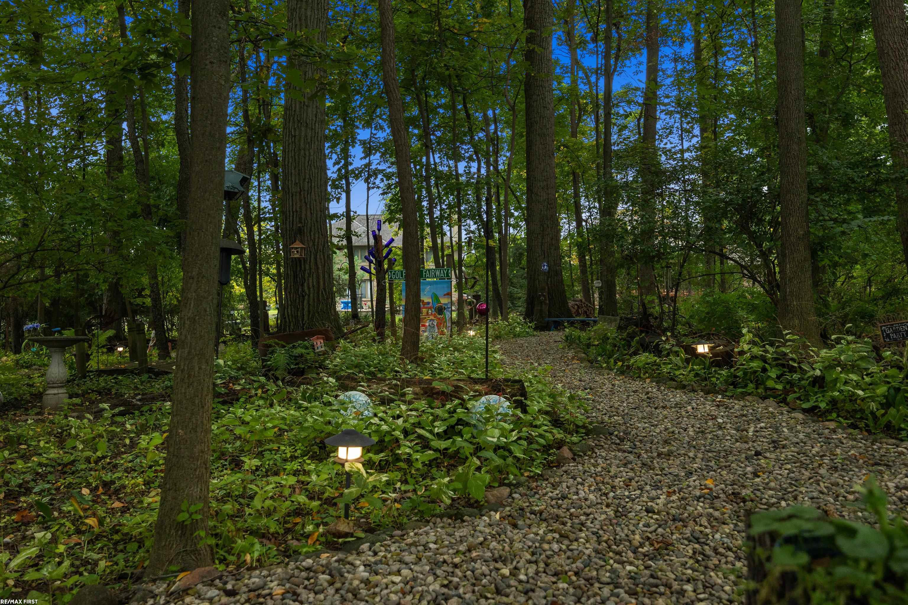 528 Misty Brook Lane Rochester Hills, MI 48307 - Photo 3 of 63