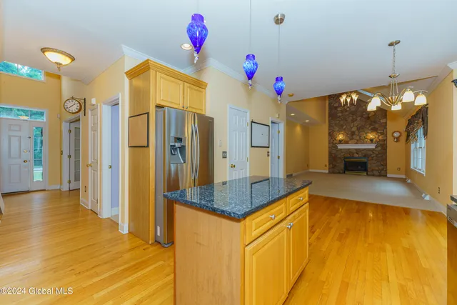 $3,995 | 20 Birch Hill Road, Clifton Park, NY 12019