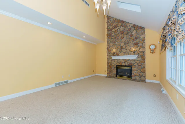 $3,995 | 20 Birch Hill Road, Clifton Park, NY 12019