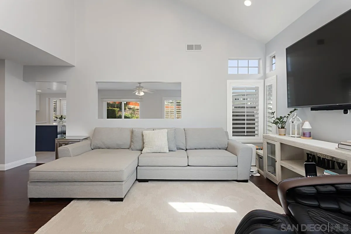 14314 Carmel Ridge Road San Diego, CA 92128 - Photo 4 of 23 Gallery Image 4
