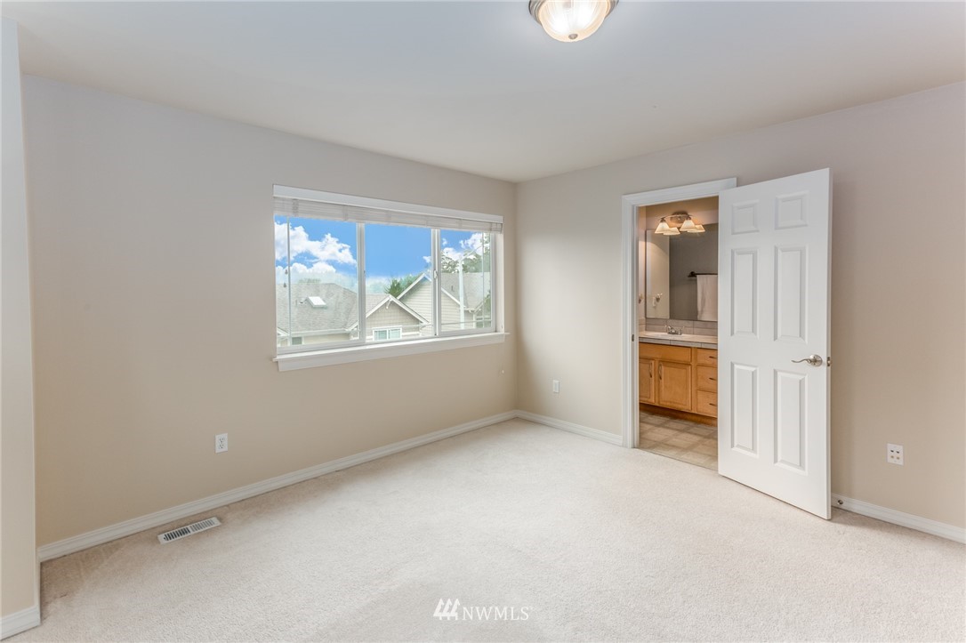 24037 40th Lane Southeast Bothell, WA 98021 - Photo 14 of 22