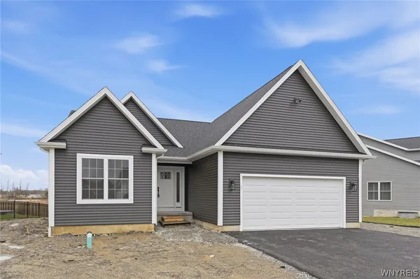 $585,000 | 3 Hickory Lane, Lancaster, NY 14086