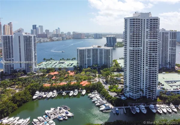 $5,400 | 19101 Northeast 36th Court, Unit 1811, Aventura, FL 33180