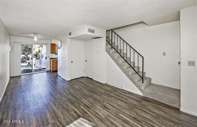 355 Country Club Circle, Unit 54 Prescott, AZ 86303 - Photo 4 of 31 69b4f4d2e64c4ce5984922decf2c1d15