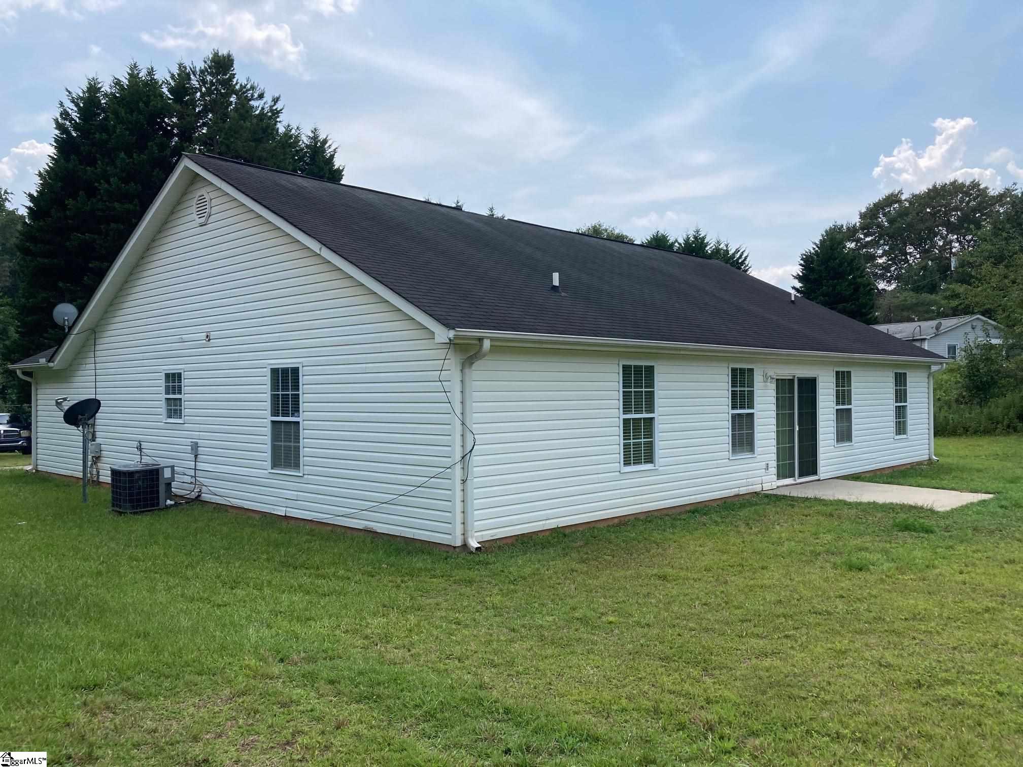 330 Cross Hill Road Easley, SC 29640 - Photo 4 of 17