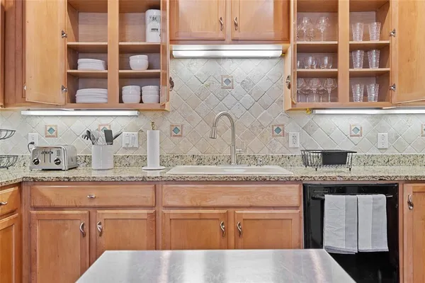 $7,000 | 4312 McKinney Avenue, Unit 4, Dallas, TX 75205