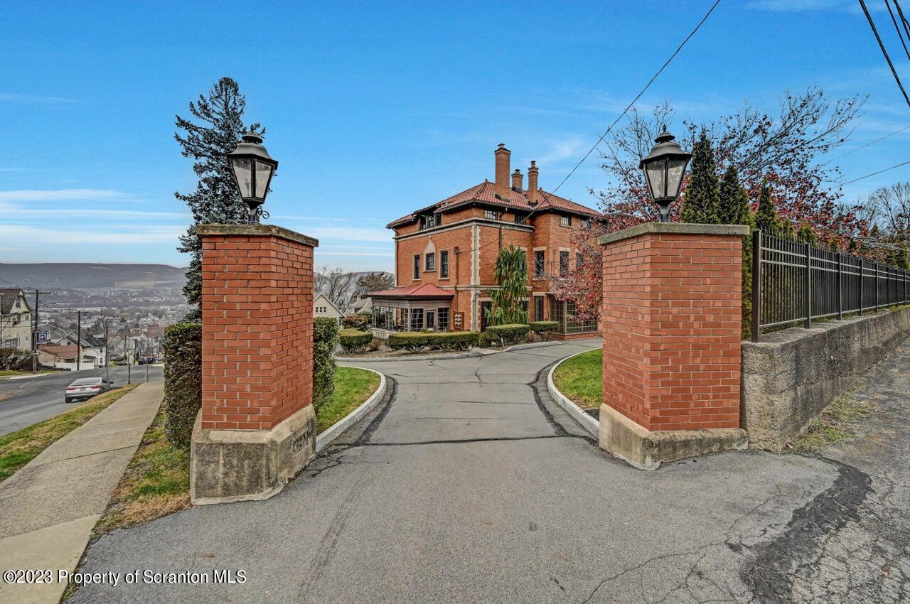 1000 Clay Avenue Scranton, PA 18510 - Photo 3 of 90