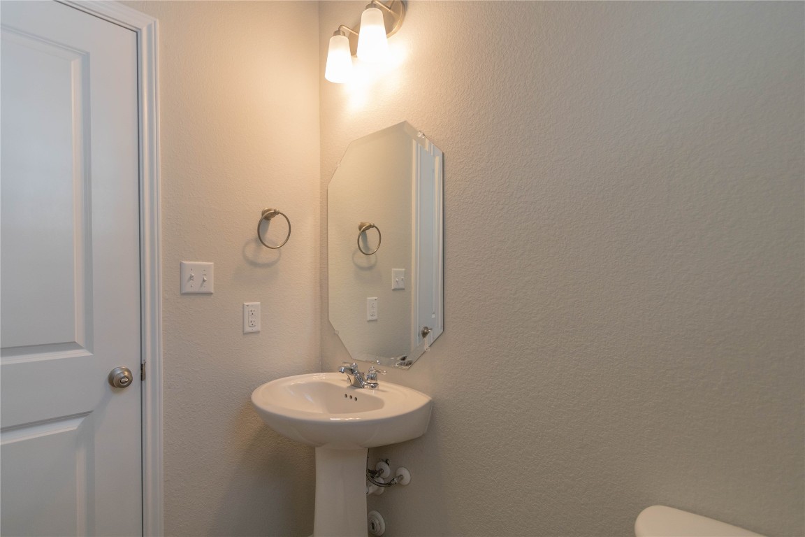 333 Toddy Way Leander, TX 78641 - Photo 37 of 40