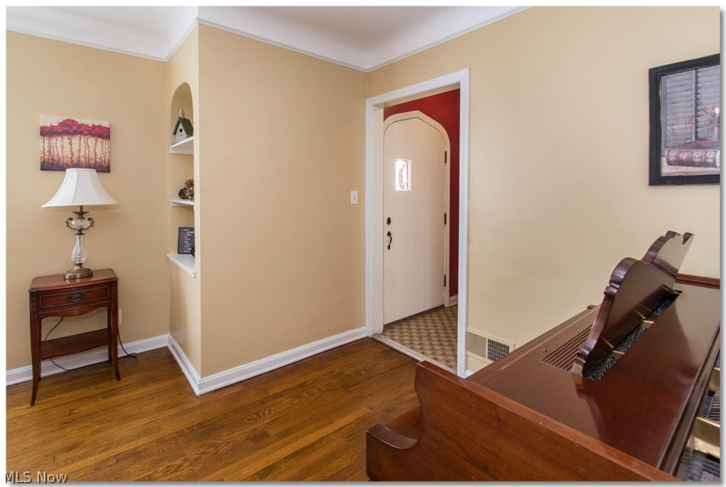 2572 Traymore Road Cleveland, OH 44118 - Photo 10 of 25 Gallery Image 10