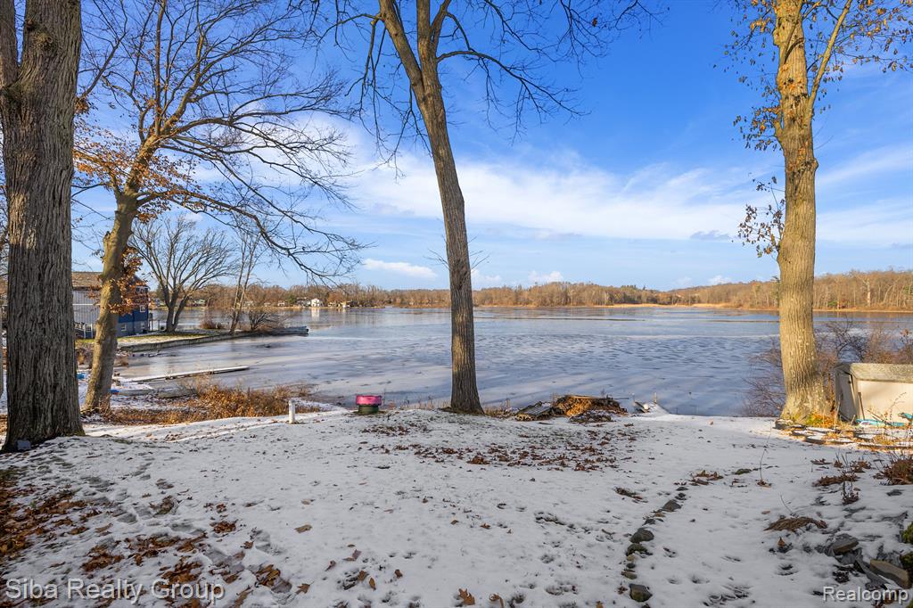 5271 Wayne Road White Lake, MI 48383 - Photo 10 of 44