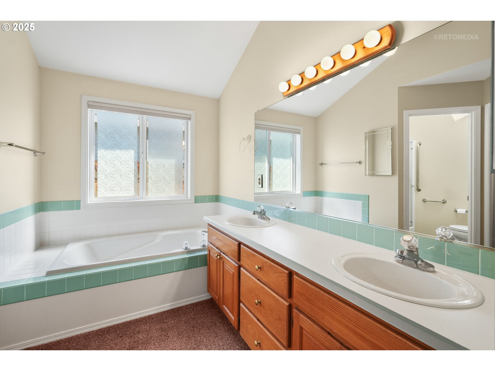 16648 Southwest Jordan Way Portland, OR 97224 - Photo 20 of 38 Owner's Suite Bathroom
