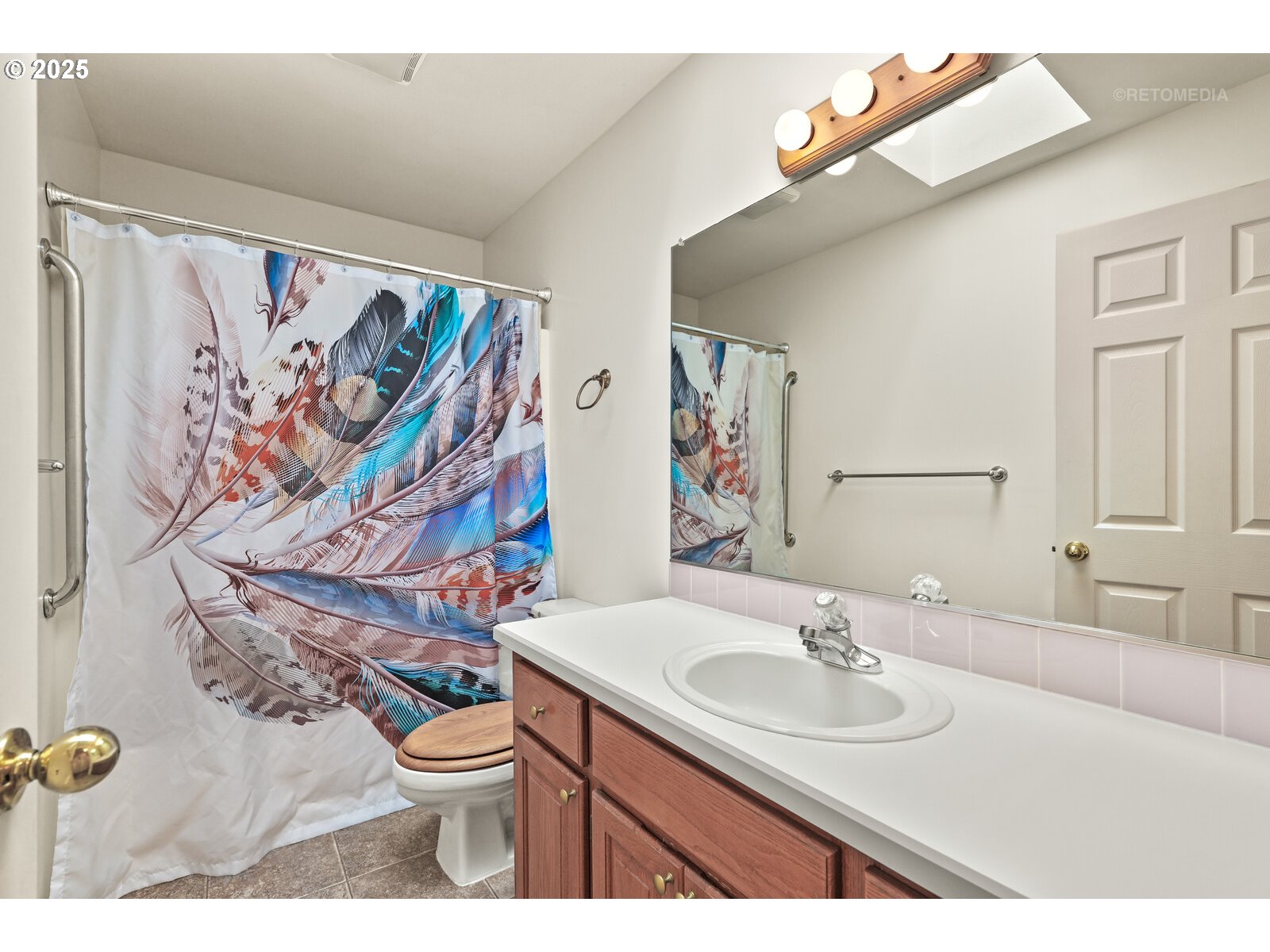 16648 Southwest Jordan Way Portland, OR 97224 - Photo 29 of 38 Bathroom