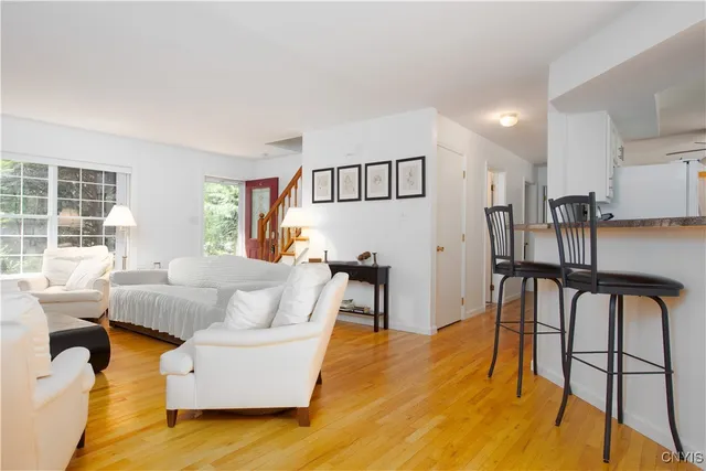 $2,800 | 871 Franklin Road, Skaneateles, NY 13152