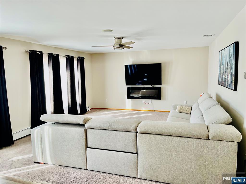 239 Wallington Avenue Wallington, NJ 07057 - Photo 4 of 43